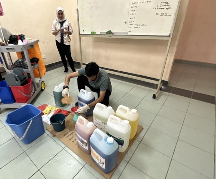 Cleaning chemicals preparation and team training